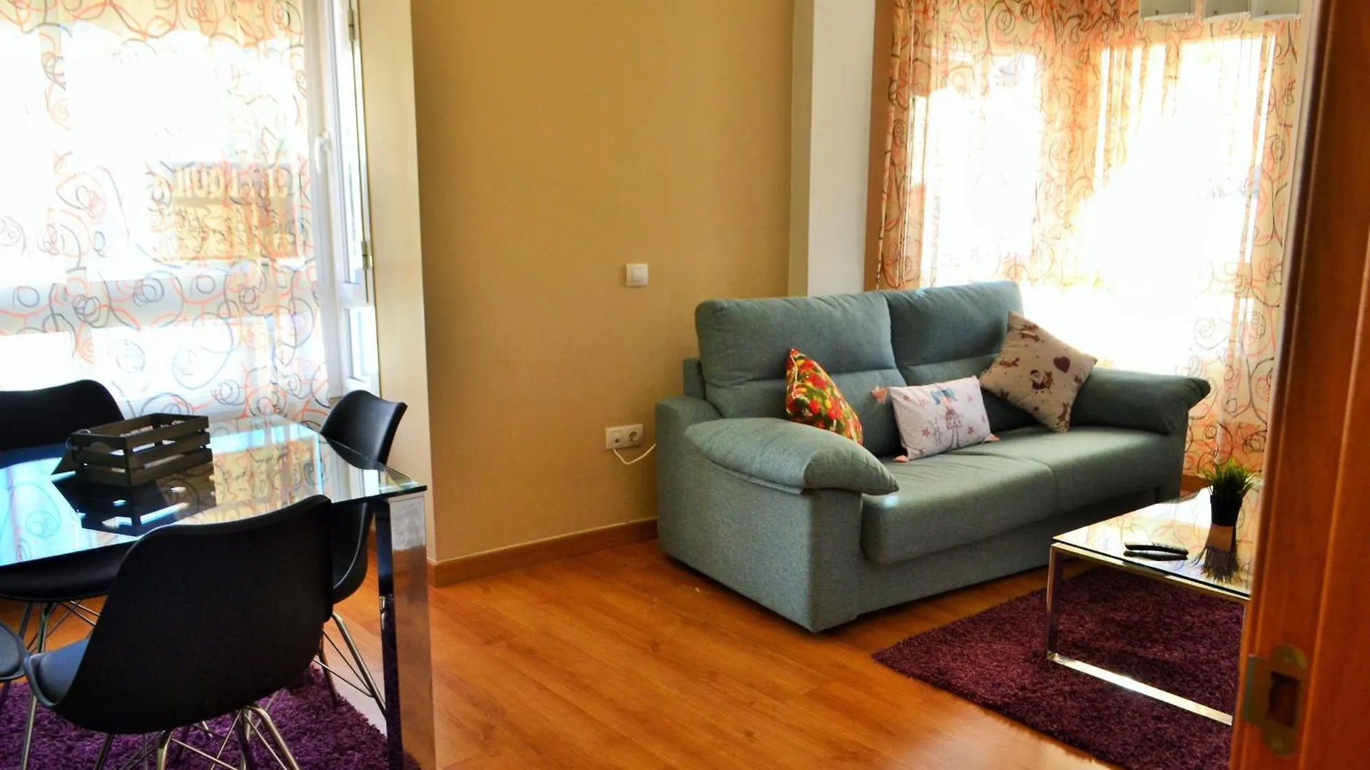 Apartamento Hospitales A 10 Minutos Del Centro Y Playas Málaga Spanyolország